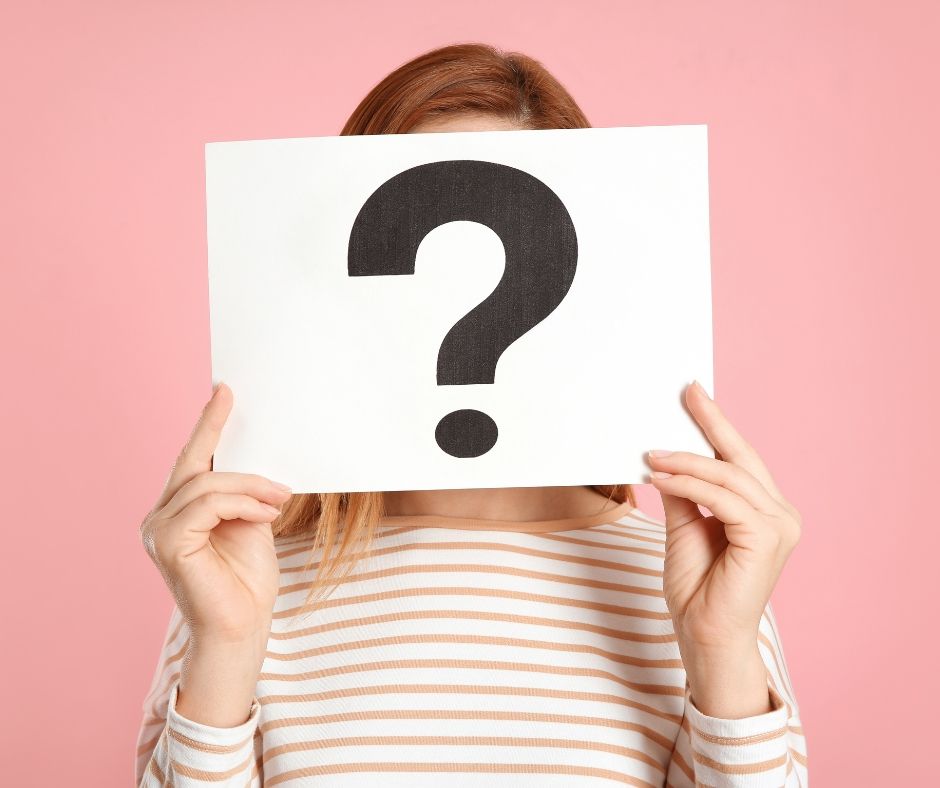 Comment poser des “bonnes” questions en voyance ? 