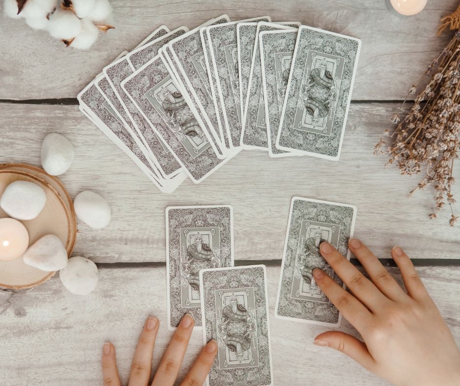La tarologie : l'art de prédire l'avenir avec le Tarot